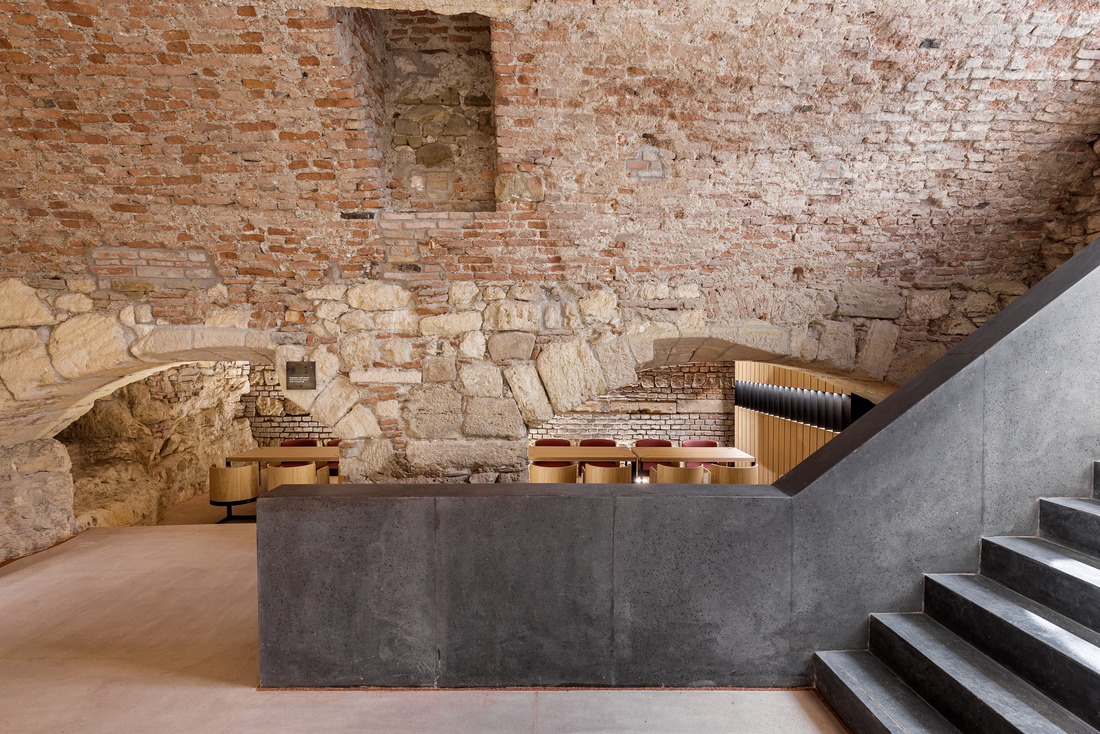 Чим зробити реконструкцію історичного об'єкту